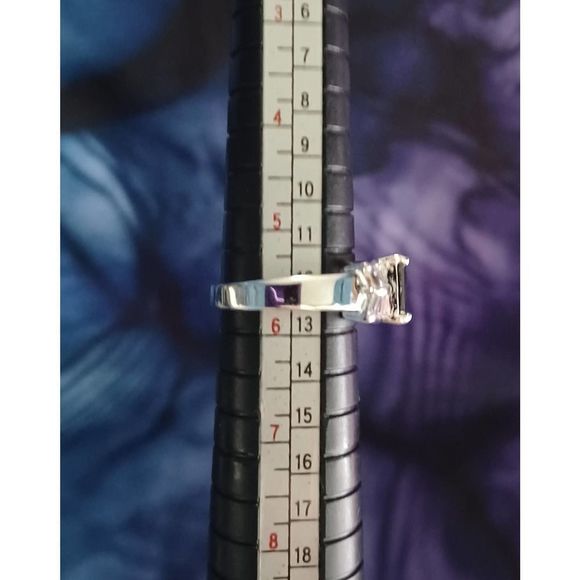 Swarovski Elements - Size 6 - Silver tone ring as pictured - Picture 4 of 6